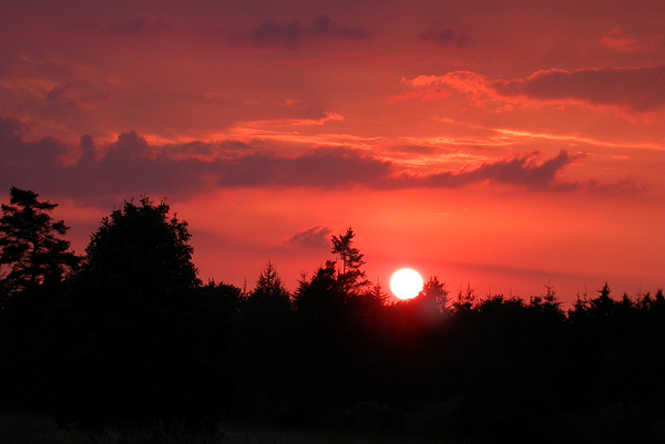 Solnedgang over hovedvej 18 mellem Brande og Give, 9. august 2007
